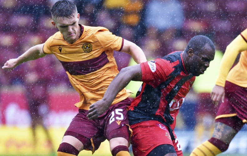 Motherwell end group with Annan win
