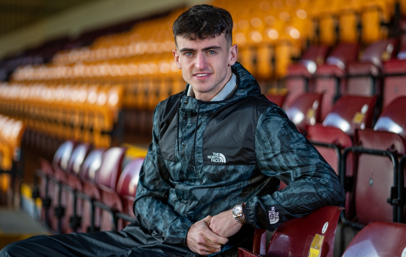 Barry Maguire signs new contract