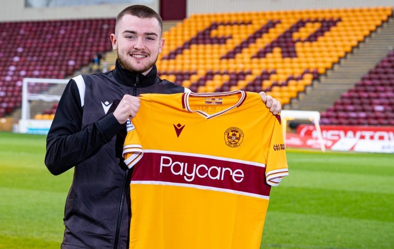 Youngster Mahon signs for Motherwell