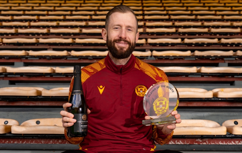 Van Veen is March POTM