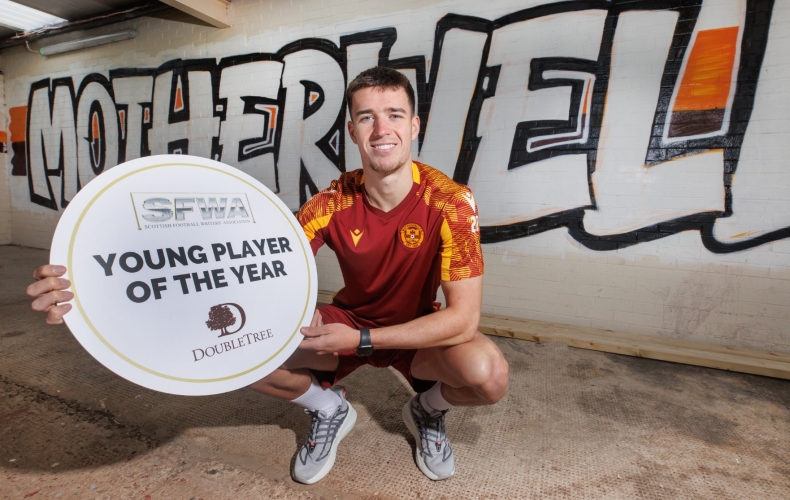 Max Johnston wins SFWA young player of the year award