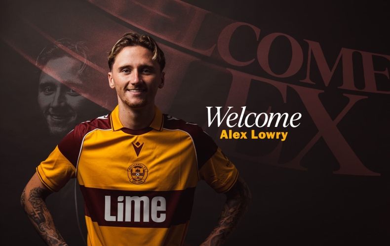 Alex Lowry arrives on loan from Wycombe Wanderers