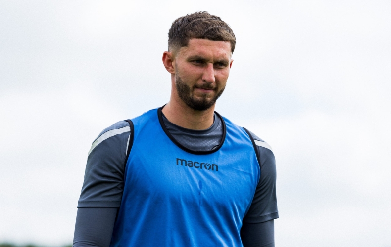 Aston Oxborough joins Dunfermline Athletic