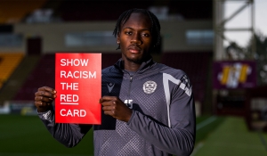 Emmanuel Longelo ahead of Hearts